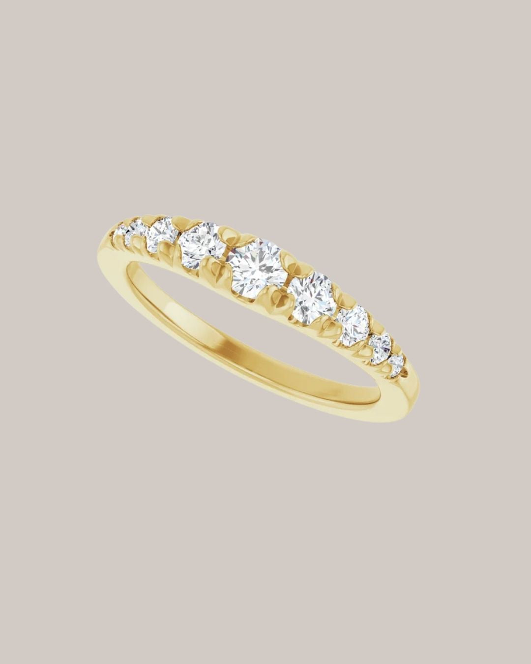 Graduated Diamond Ring
